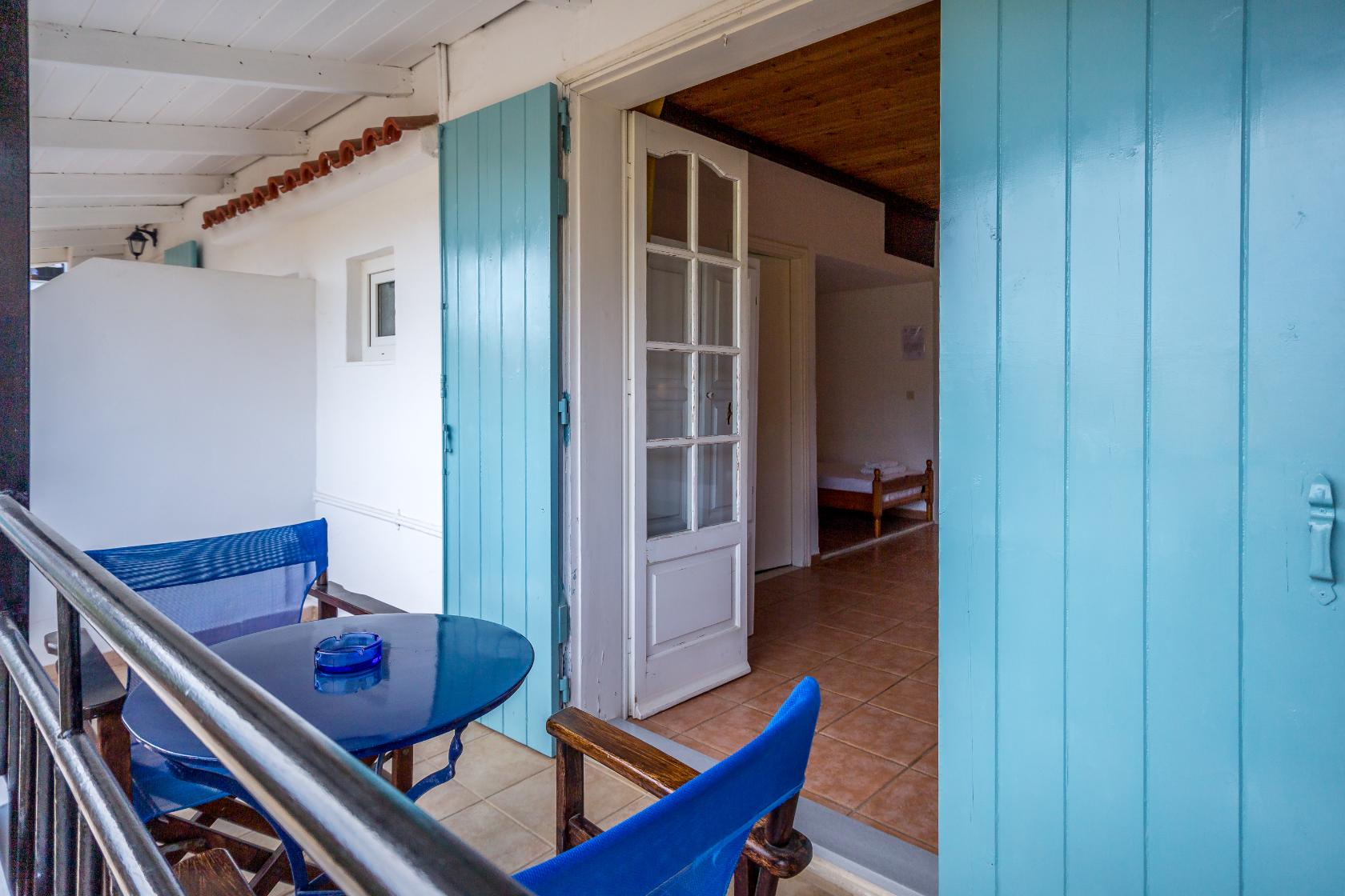 family room to konaki