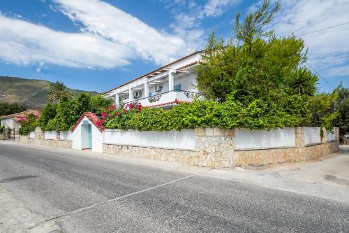 alikes alykes to konaki Zakynthos